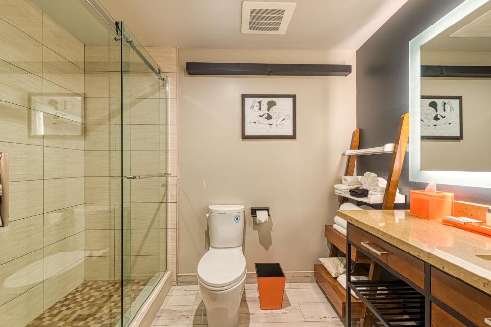 Old Town Doubles Suite interior